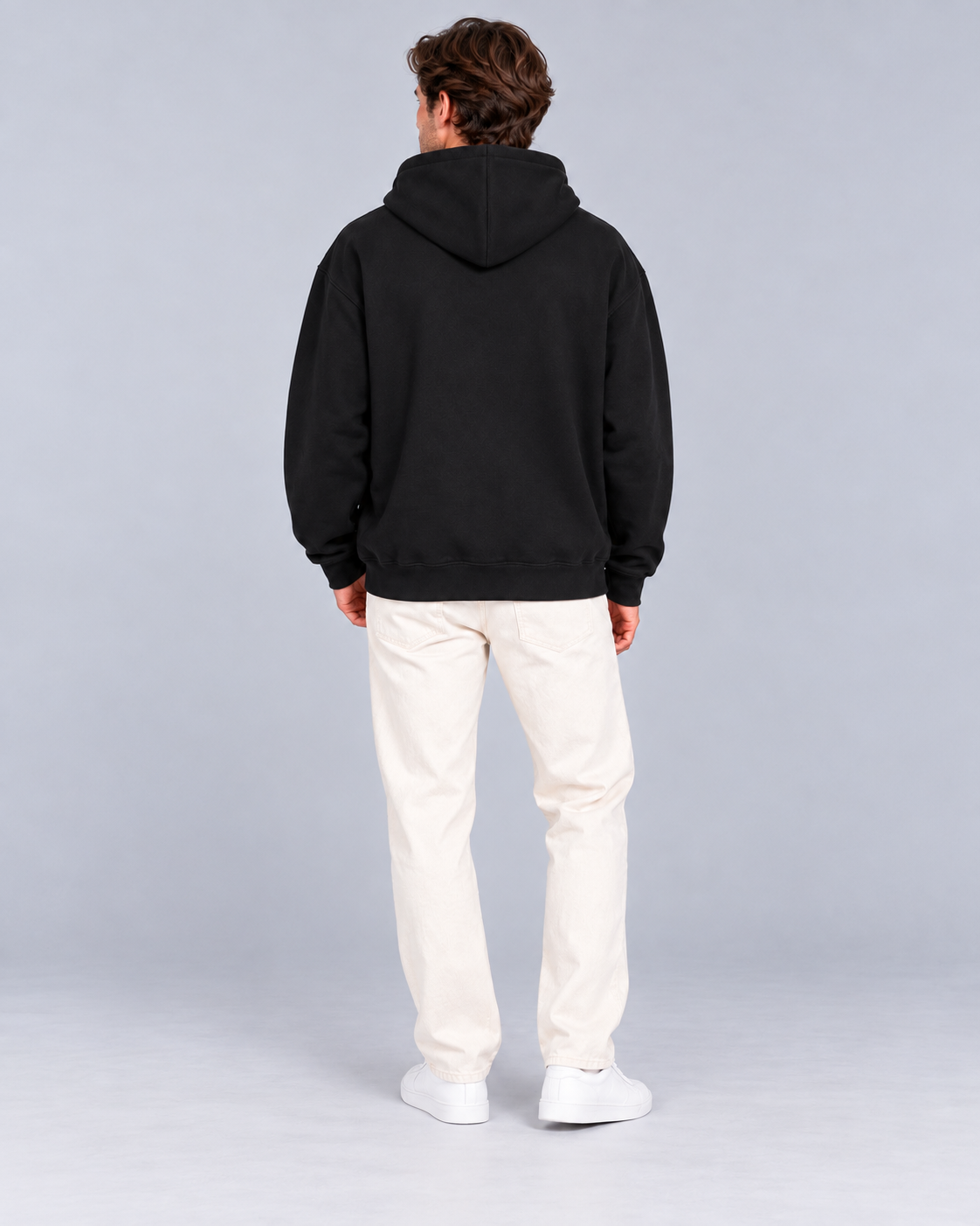 Schwarzer Oversize Hoodie von Villiers Maison Suisse von hinten, ohne Print