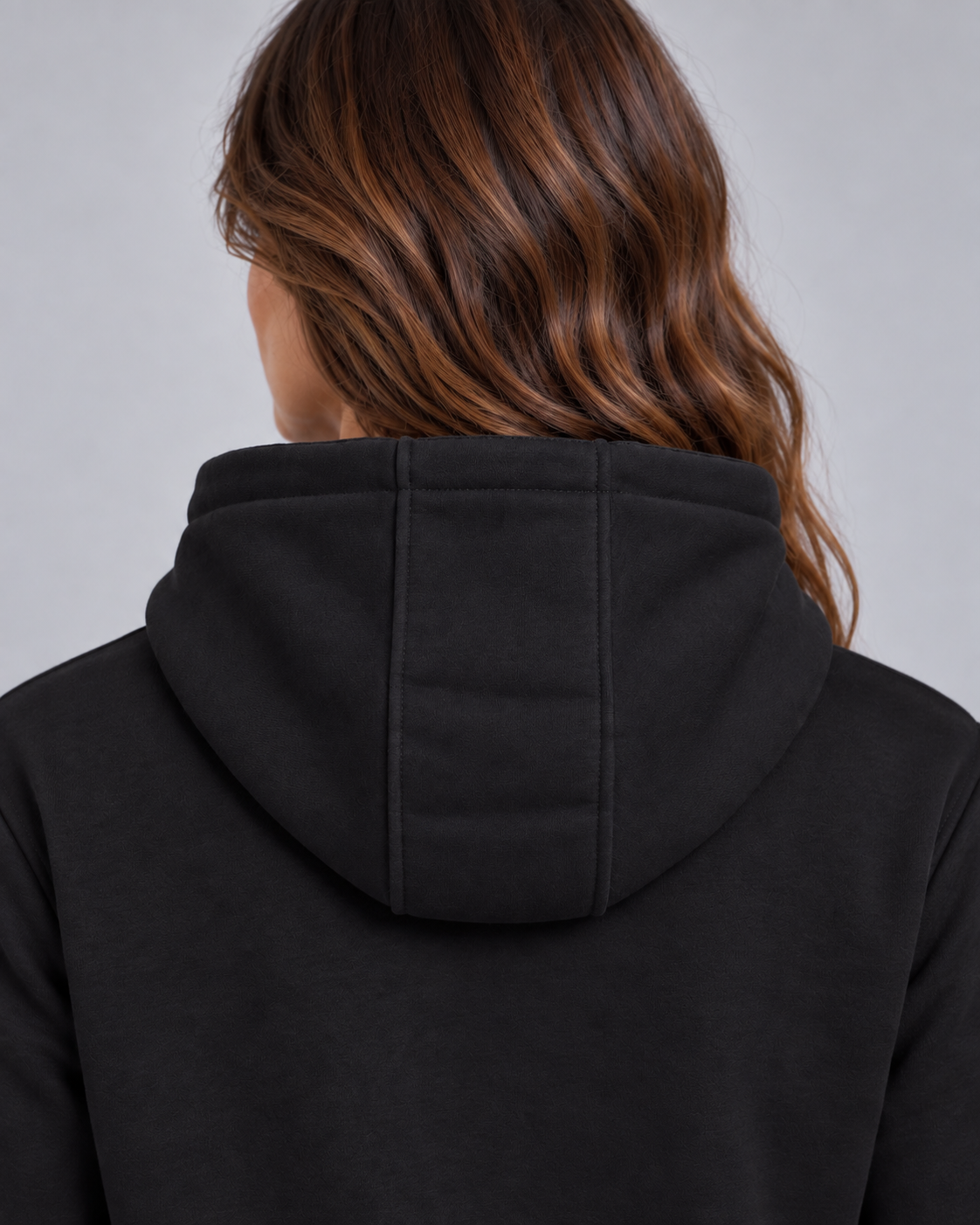 Kapuze des schwarzen Premium Hoodie von Villiers Maison Suisse in der Nahaufnahme von hinten
